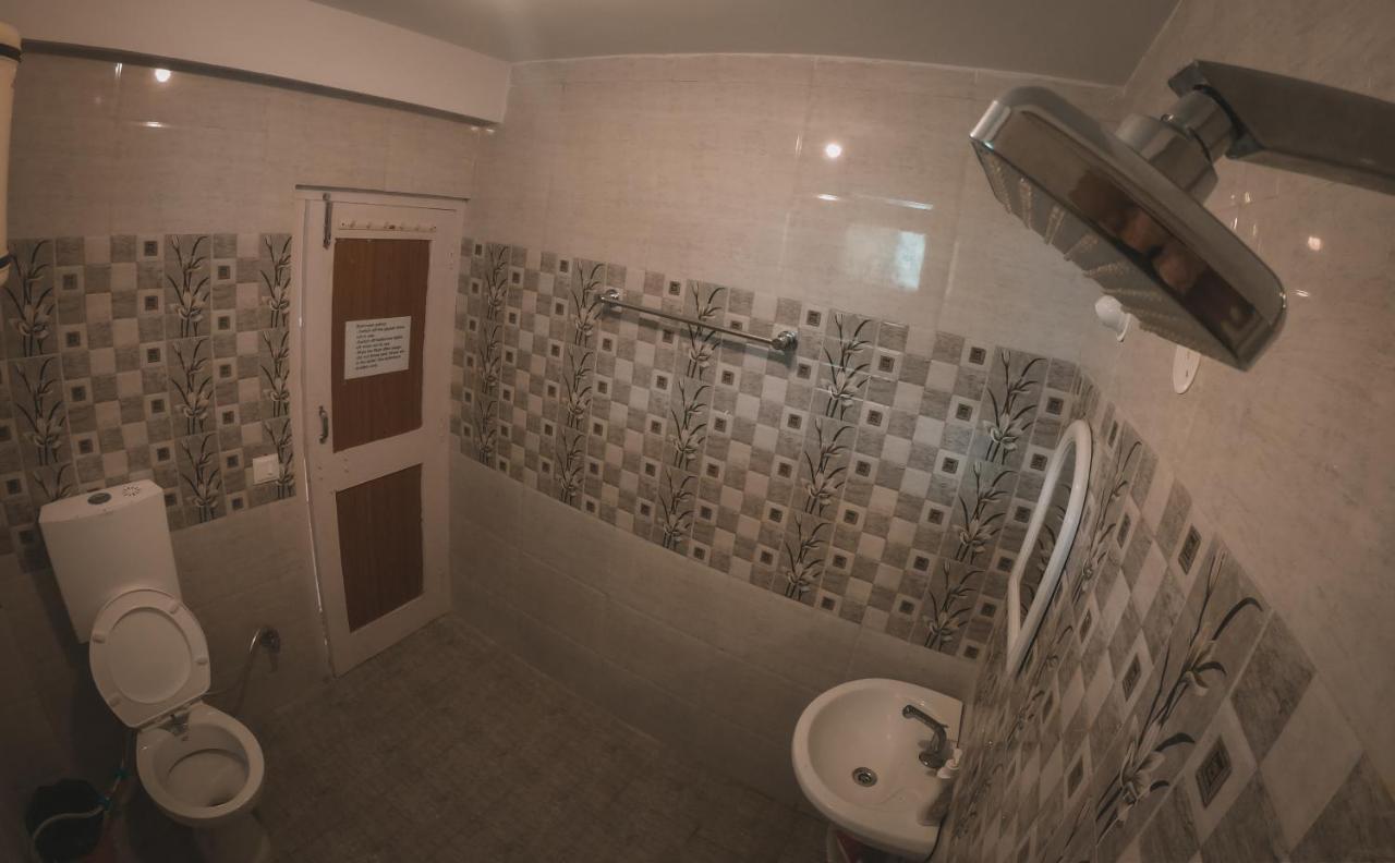 Multiverse Hostel & Stay Manali  Ngoại thất bức ảnh